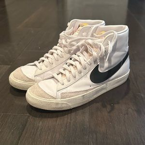 Nike Men's Blazer Mid '77 Vintage Shoes
